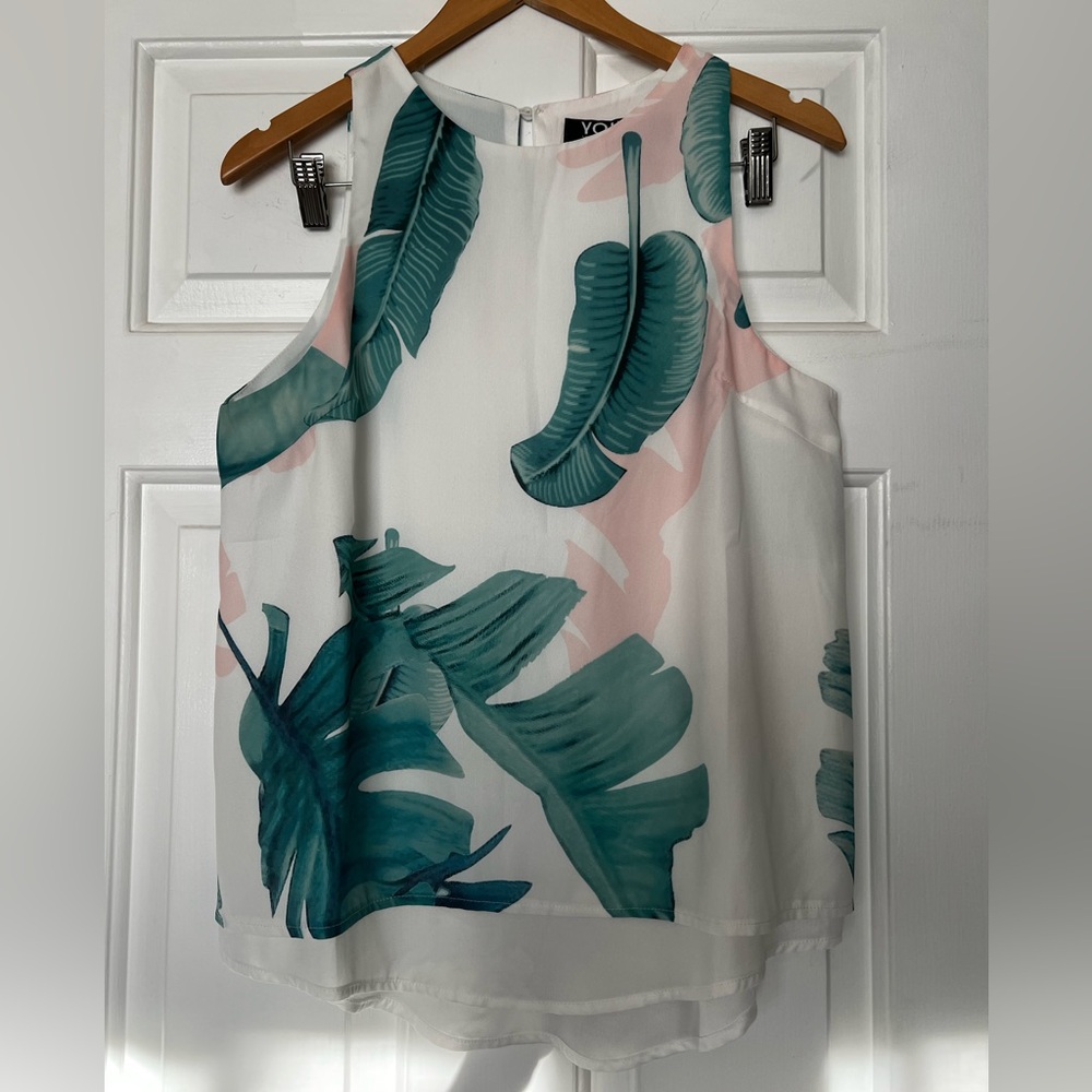 Like New- YOINS Women's Tropical Print Sleeveless Top - Green and Pink (Ptp 19”)